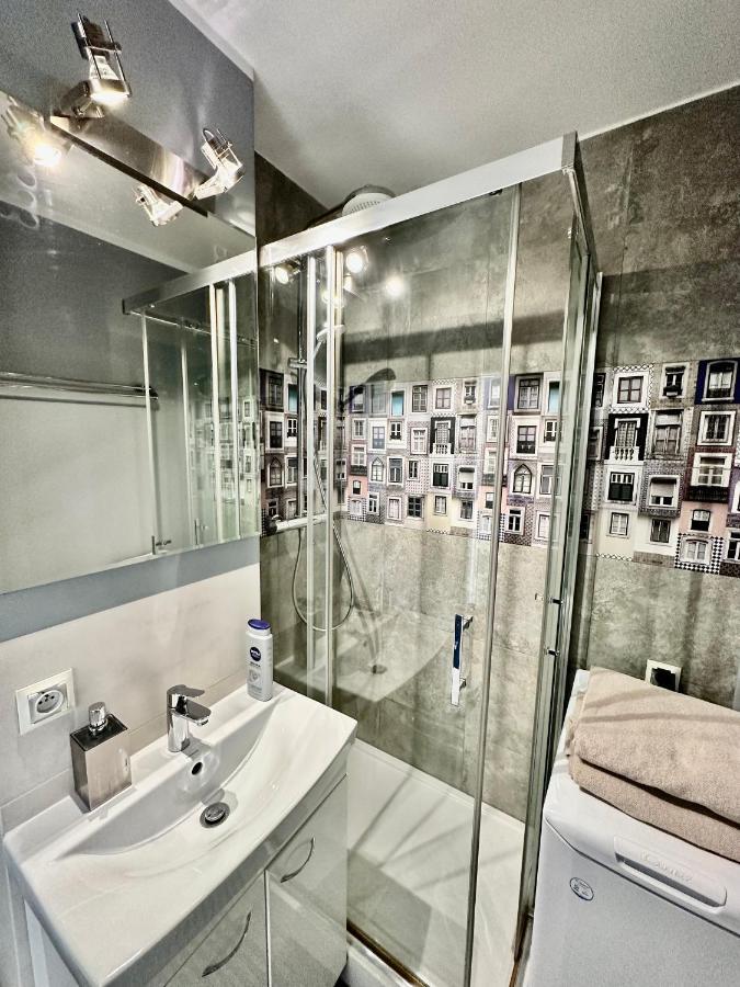 Ferienwohnung Gold 2 King Size Bed, Metro X2 Free Wifi, 50'Tv Netflix, Hbo, Appletv+ Warschau Exterior foto